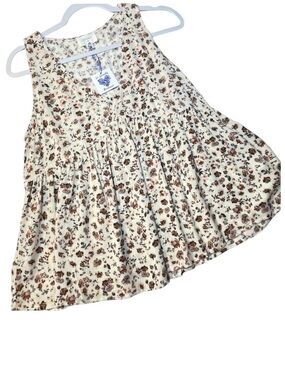 NWT! Everly Sleeveless Ditzy Floral Top